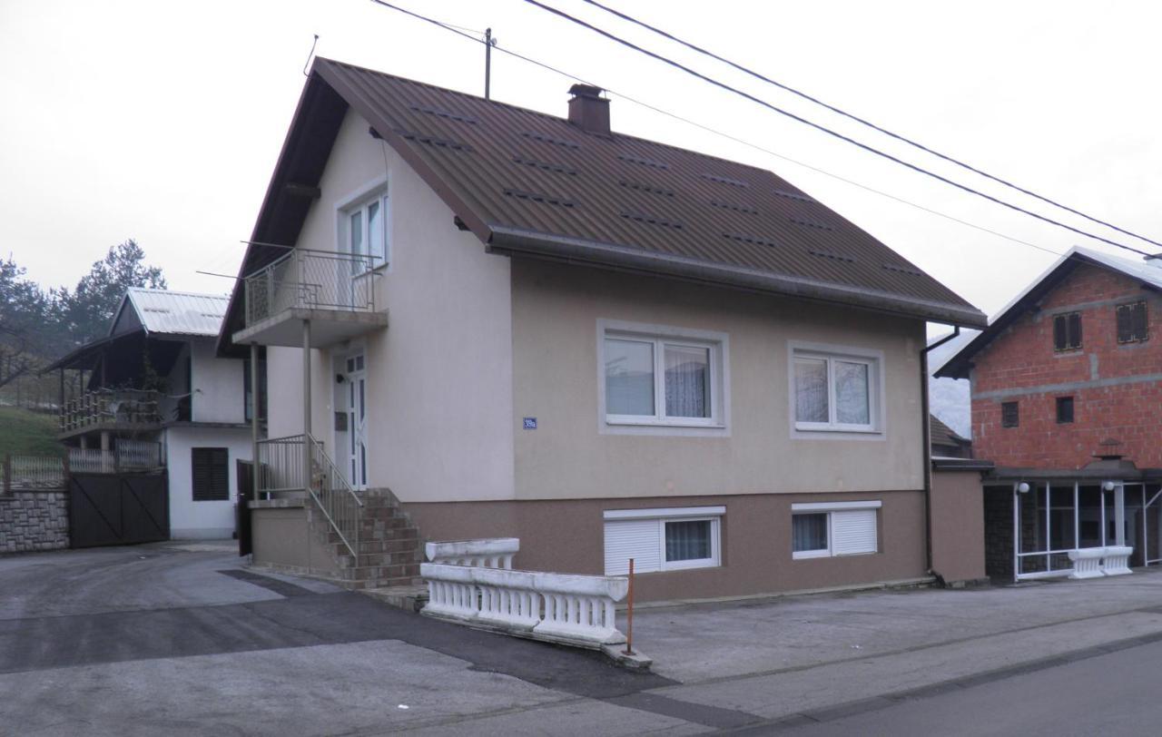 Apartman Marko Ogulin Exteriér fotografie