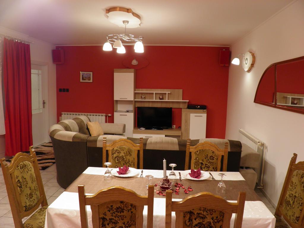 Apartman Marko Ogulin Exteriér fotografie