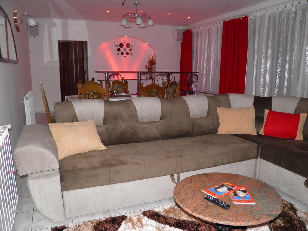 Apartman Marko Ogulin Exteriér fotografie