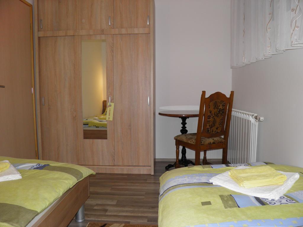 Apartman Marko Ogulin Exteriér fotografie