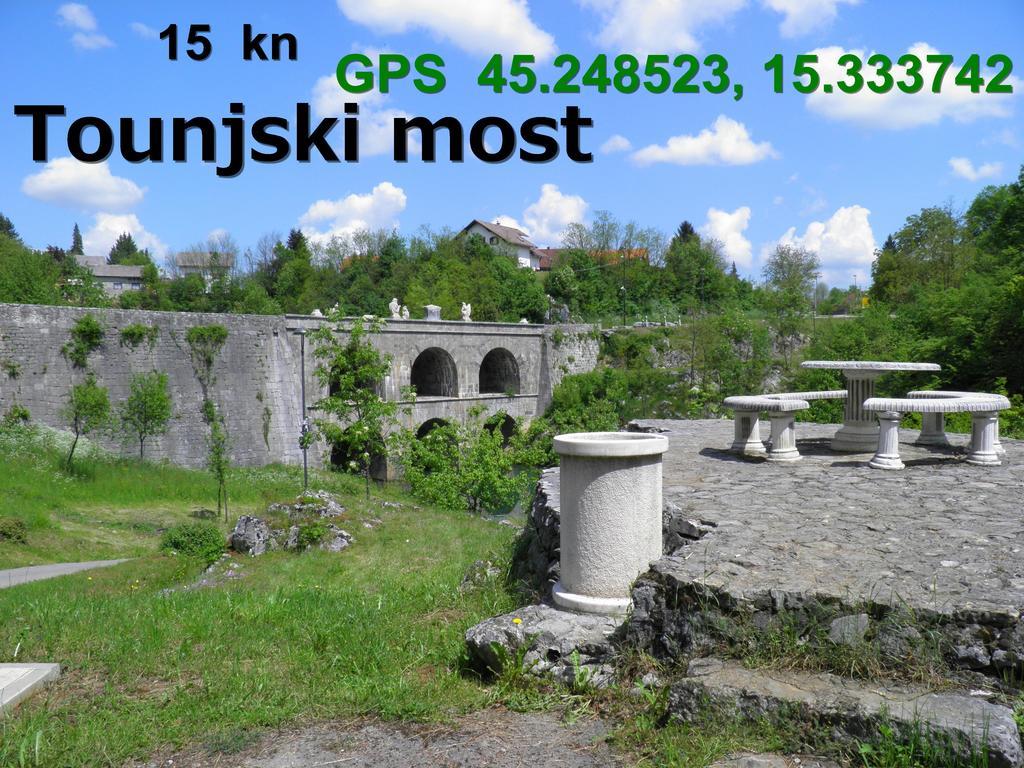 Apartman Marko Ogulin Exteriér fotografie
